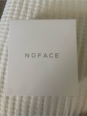 NuFACE White Skincare Device Box
